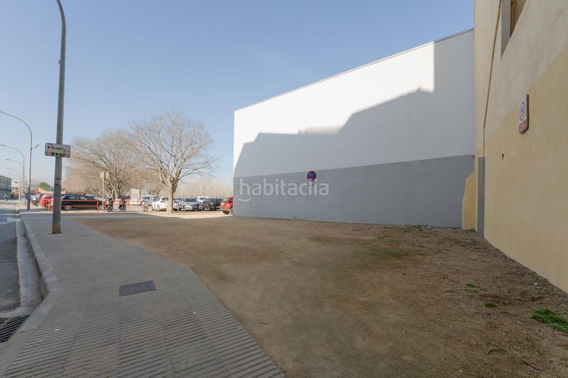 Foto f46b844b-0b45-47e5-98ea-e0d030ce619b. Aparcament cotxe a Barri Vell Salt