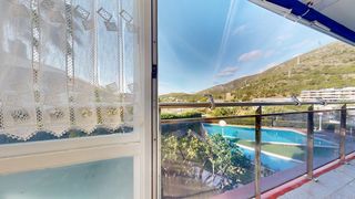 Apartament a El Poal. Apartamento con piscina y parking en el poal  castelldefels  2 h