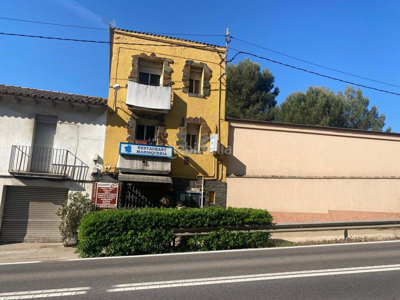 Foto 076f4444-f17b-43ad-8b1d-1e1c1a8875bc. Local comercial se pone a la venta emblemático restaurante en la beguda baixa a pie de carretera, en Sant Llorenç d´Hortons