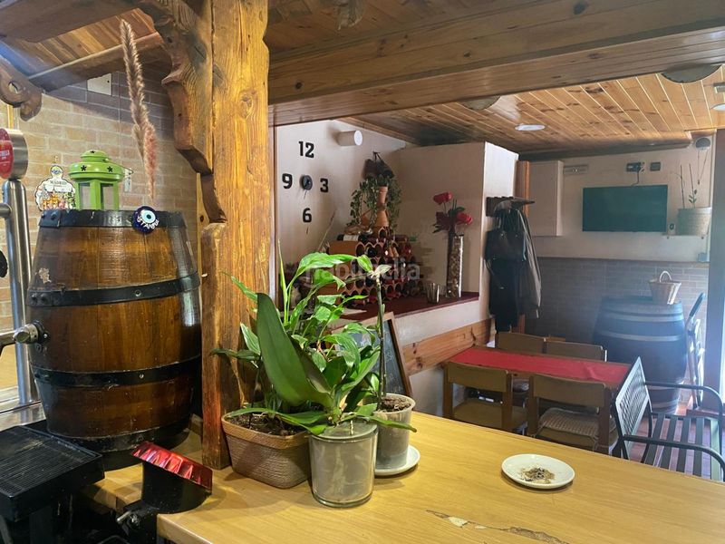 Foto 8ad5f1ab-4935-43bd-a402-f45b02b89e1c. Local comercial se pone a la venta emblemático restaurante en la beguda baixa a pie de carretera, en Sant Llorenç d´Hortons