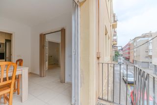 Flat in Eixample Sud-Migdia. Descubre este amplio y luminoso piso situado en el eixample de g