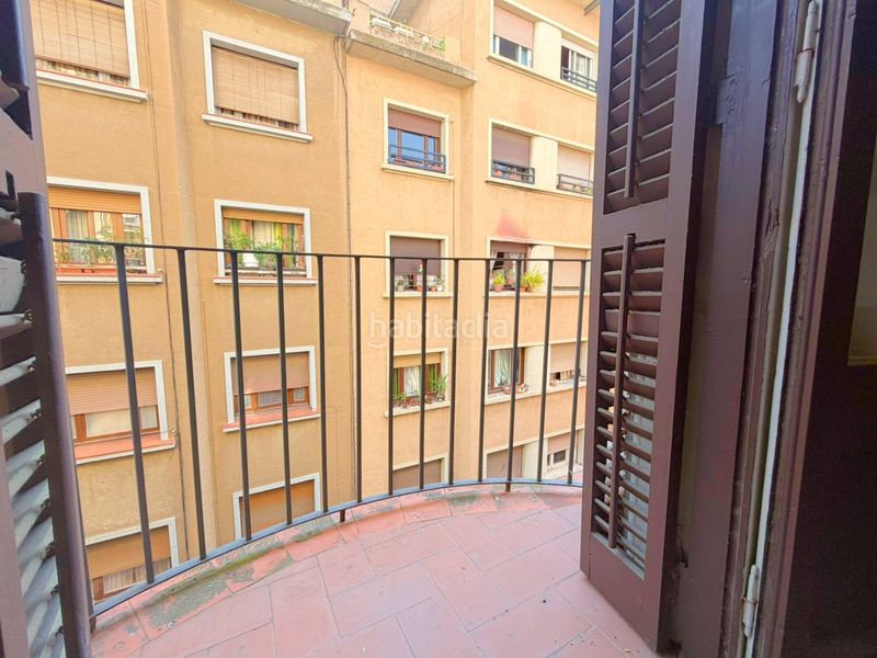 Foto 0a349495-b7ee-4696-b612-181419f240f2. Pis a Raval Barcelona