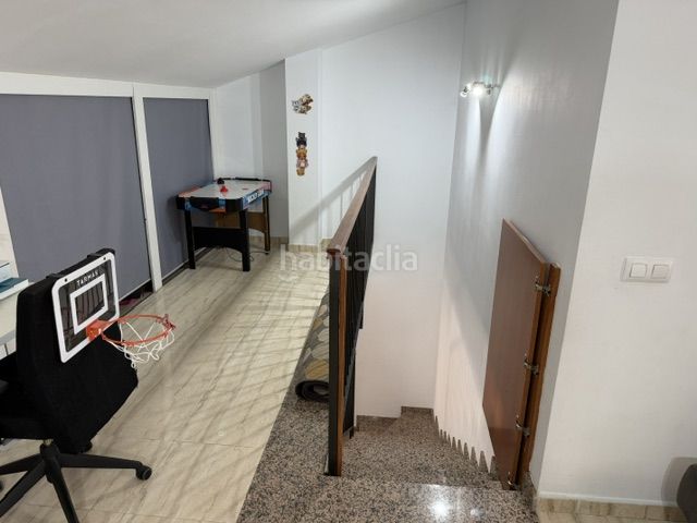 Foto 1f04b359-bd69-43af-b97a-05eec98010c1. Àtic amb calefacció aparcament a Santa Eugenia Girona