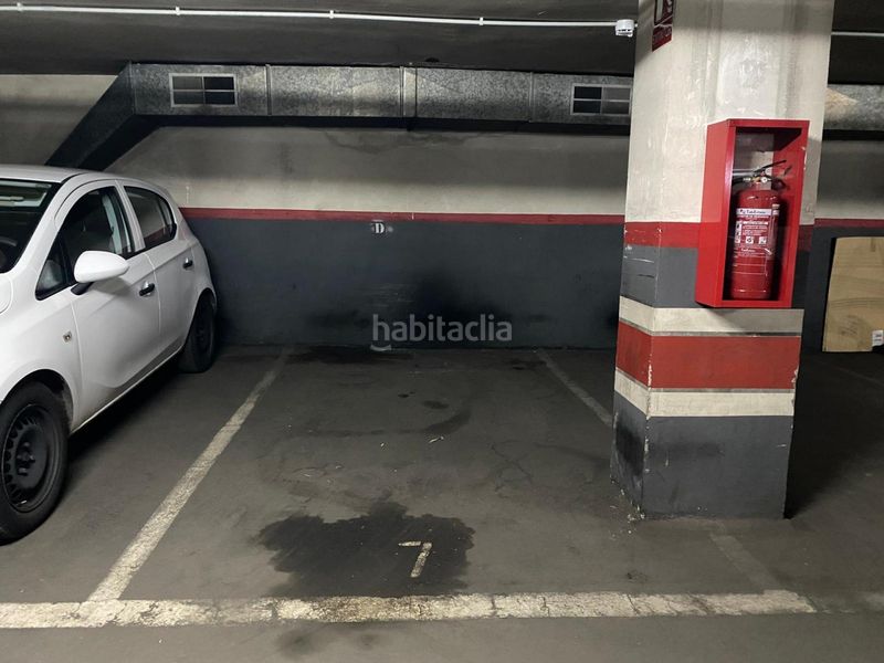 Foto aabdf5ce-1d89-4817-9111-d4df42ba1a49. Aparcament cotxe a Putget - Farró Barcelona
