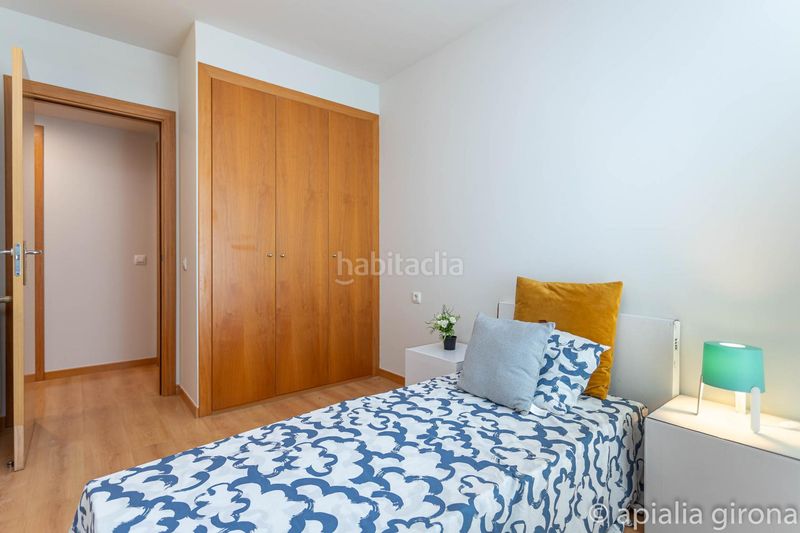 Foto a52c60ba-110a-4f3d-9e3f-fdfe3b26b568. Pis amb calefacció aparcament a Eixample Sud-Migdia Girona