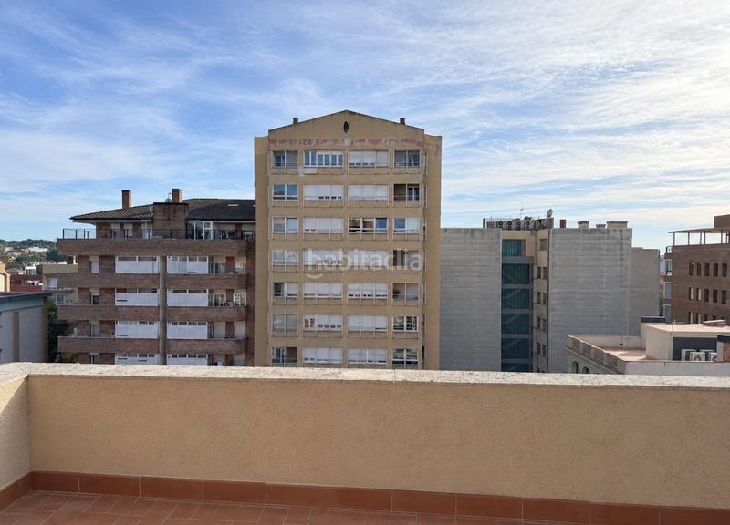 Foto 0adaf24c-c6c8-4c36-a9b7-0a57e7bc3192. Àtic amb calefacció a Eixample Nord Girona