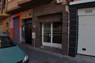 Local commercial  Segorbe. Local com. en venta en norte  estadio castalia, 2 despachos.