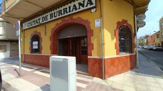 Local Comercial  Mestre serrano. Local com. en venta en jardi del bes.