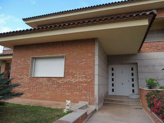 Xalet  Calle letrado enrique bueso. Chalet individual en venta en alquerias del niño perdido, 5 dorm