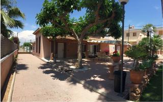 Xalet  Avenida jaime chicharro. Chalet en venta en playa, 8 dormitorios.