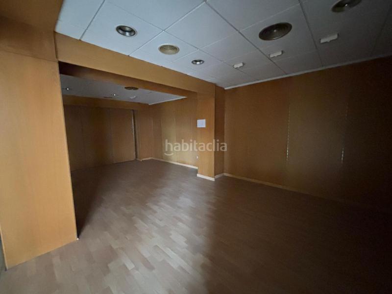 Foto ed036066-f11d-4107-9e1b-27689d88a3e7. Edifici a Vall d´Uixó (la)