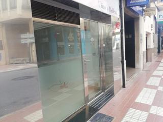 Local commercial à Hospital - Plaza del Real. Local com. en venta en centro, 3 despachos.