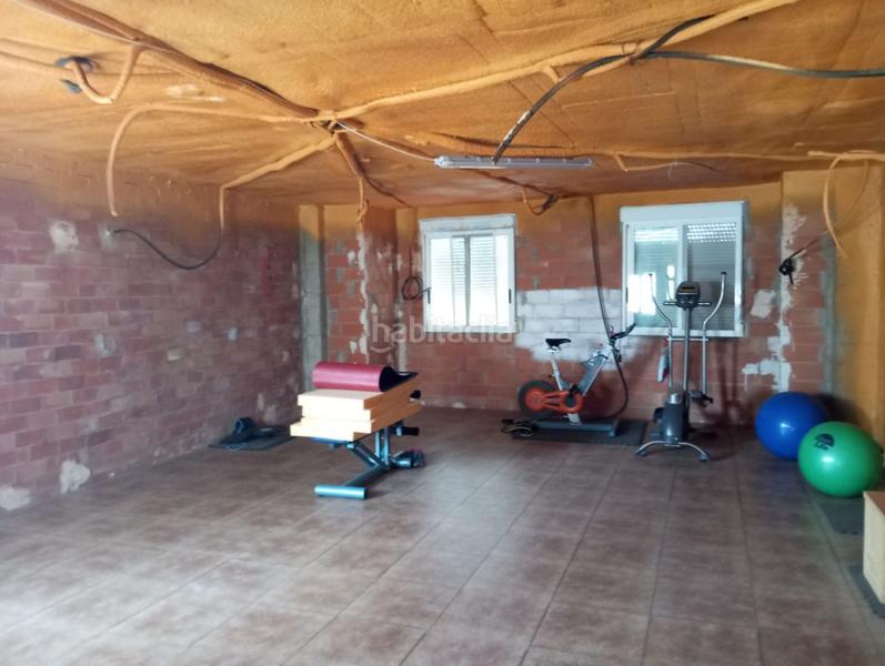 Foto 0e790fe6-314e-4609-93a6-fe3ddd7d5372. Edifici a Tales