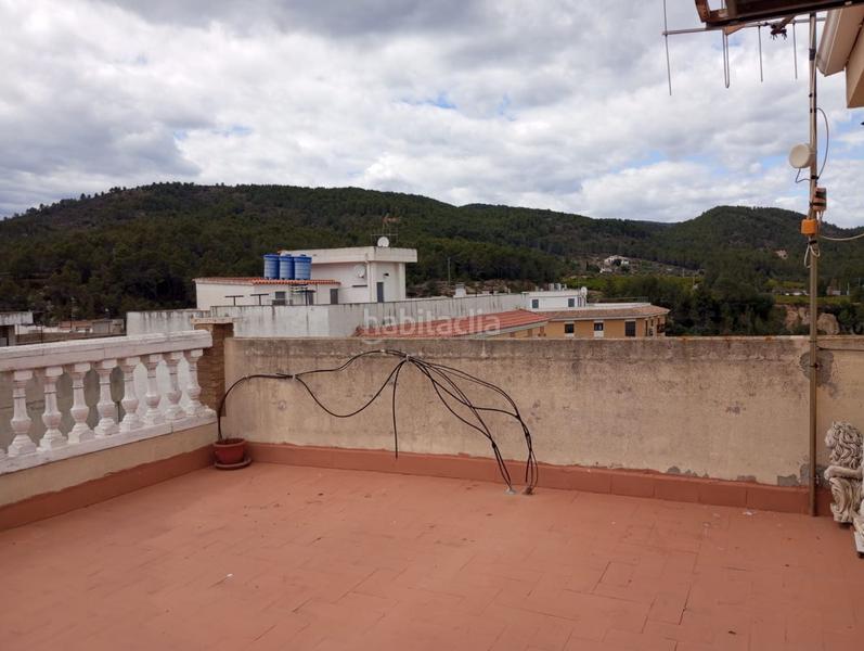 Foto 5124f5a9-fd33-4bbc-88b1-9fe05c87d3c9. Edifici a Tales