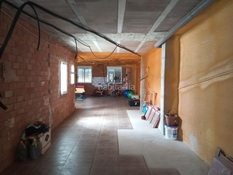 Foto f9ced698-5fba-4cf2-822c-6c54d86c9c5c. Edifici a Tales