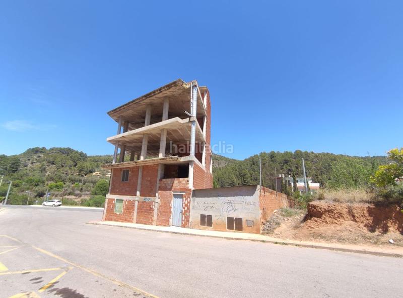 Foto 0f71a834-2782-4882-b566-b84303fc4966. Edificio  en venta . en Eslida