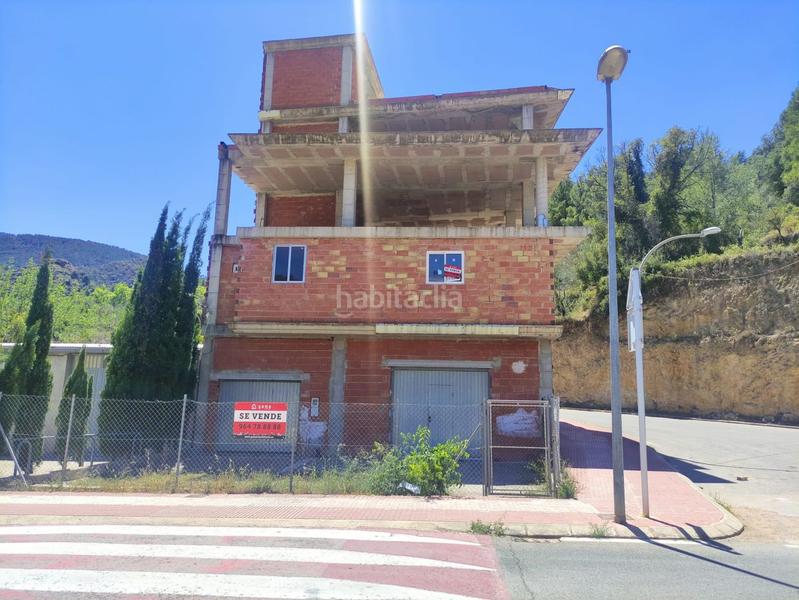 Foto 17c60c33-c5b4-45c2-b005-becdd13ab06e. Edificio  en venta . en Eslida