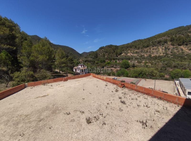 Foto 91c338e8-ddfc-4a6d-940f-346c88db7bd2. Edificio  en venta . en Eslida