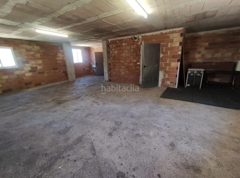 Foto f6103b8a-a264-4d45-8e75-f85168aa0ed4. Edificio  en venta . en Eslida