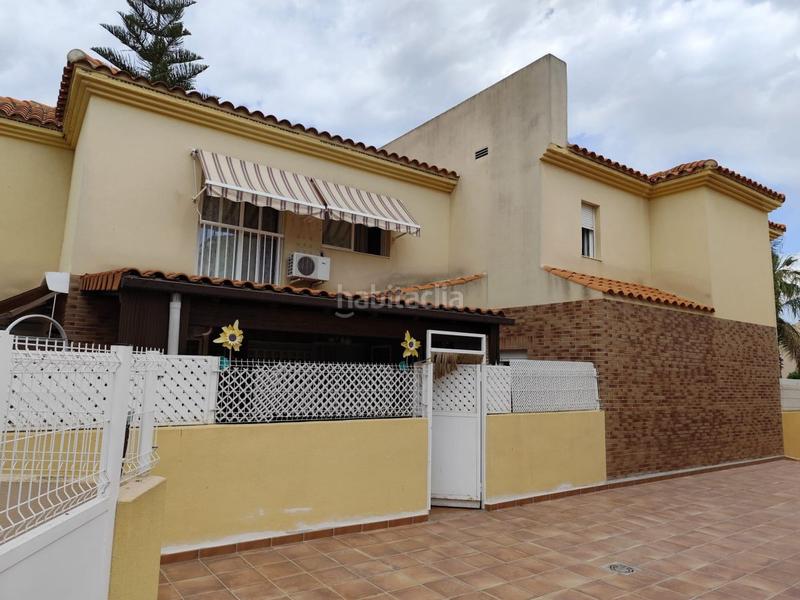 Foto f81b80a9-24eb-4998-8946-48c002bcd214. Casa a schiera con parcheggio piscina in Llombai Burriana