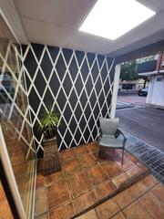 Local Comercial a Vall d´Uixó (la). Bar cafetería en venta en mercado.