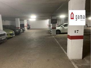 Aparcament cotxe a Joanot martorell 15. Garaje en venta en piscina.