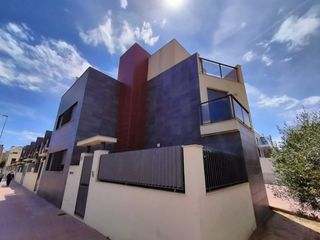 Casa adossada  Carlos fabra andres. Adosado en venta en avda. virgen del lidón, 5 dormitorios.