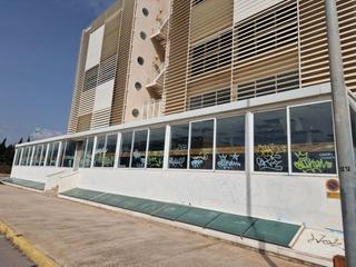 Local Comercial a Ojos negros 81. Local com. en venta en sagunto  sagunt, 1 despacho.
