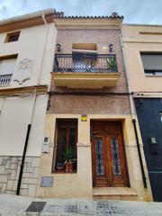 Casa  Castello y tarrega. Casa en venta en centro, 3 dormitorios.