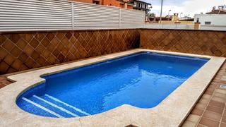 Xalet  Bélgica. Chalet en venta en playa, 4 dormitorios.