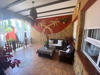 Chalet in Casco Urbano. Chalet en venta en vinaros, 5 dormitorios.
