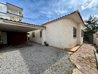 Chalet in Nules. Chalet en venta en playa de nules, 2 dormitorios.