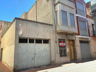 Casa  Gilaberto centelles. Casa en venta en centro, 4 dormitorios.