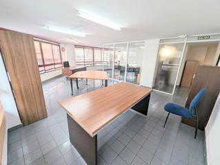Location Bureau  Republica argentina. Oficina en alquiler en hospital provincial, 3 dormitorios.