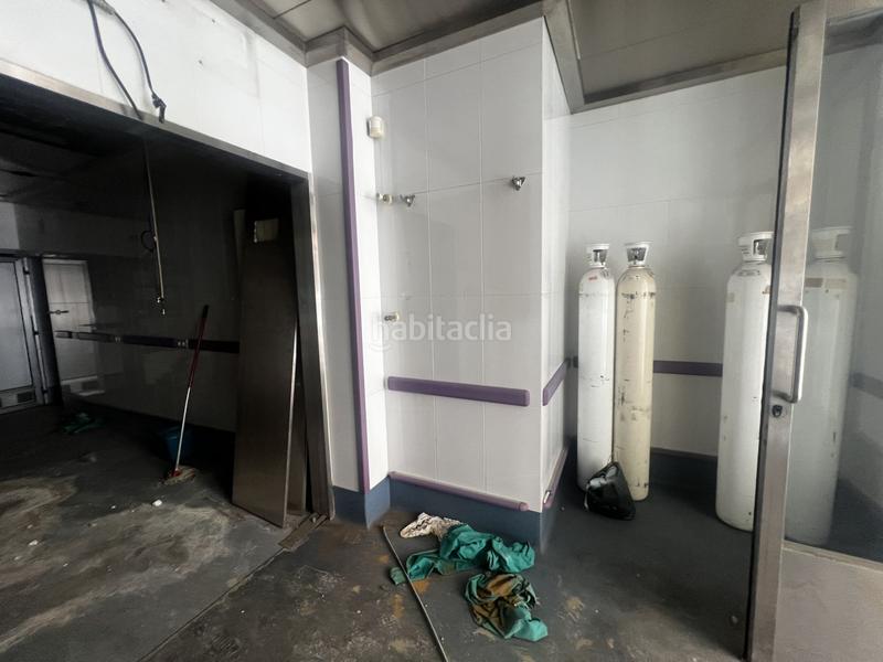 Foto d9c0a9a6-1329-4873-b1ee-2f7f58a51b12. Local comercial local com. en venta en avda. villarreal. en Castellón de la Plana
