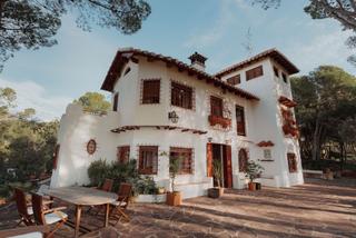 Casa  Les sureres. Casa en venta en montornes  las palmas  el refugio, 6 dormitorio