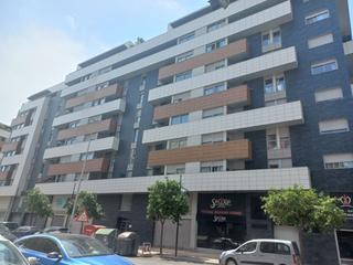 Aparcament cotxe a Hermanos bou 42. Garaje en venta en avda. hermanos bou.