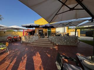 Xalet  Cronista muntaner. Chalet en venta en oeste  estación  universidad, 3 dormitorios.