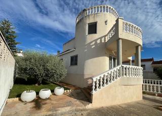 Chalet  Pins. Chalet en venta en vinaros, 4 dormitorios.