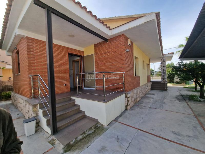 Foto cb4375f7-ef2a-4d4b-9f5c-f4aa71ef8716. Chalet con parcheggio in Montesol Eliana (l´)