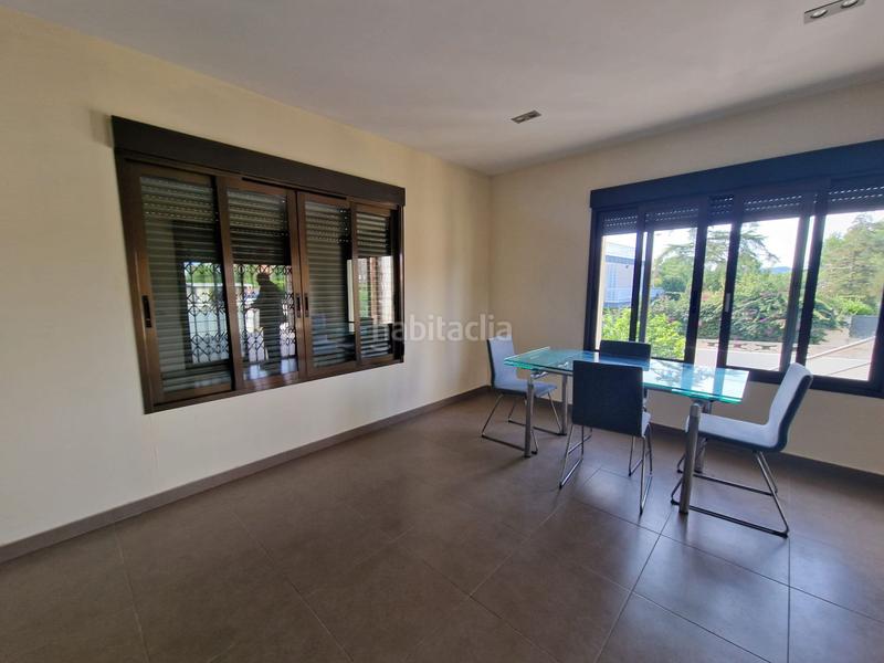 Foto d709faf5-3bc3-4d4c-bf9f-d83bc792cfa9. Chalet con parcheggio in Montesol Eliana (l´)