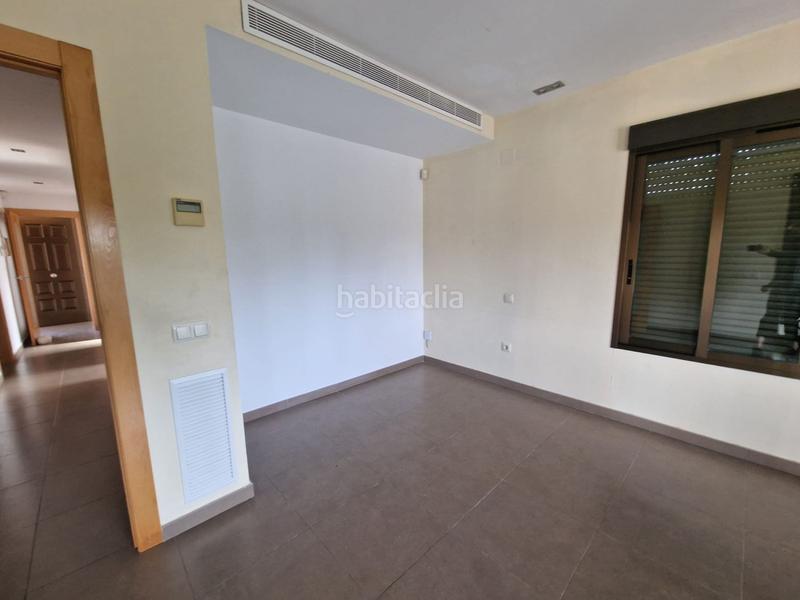 Foto f77230cb-4596-43b3-8326-d84e8c2728e6. Chalet con parcheggio in Montesol Eliana (l´)