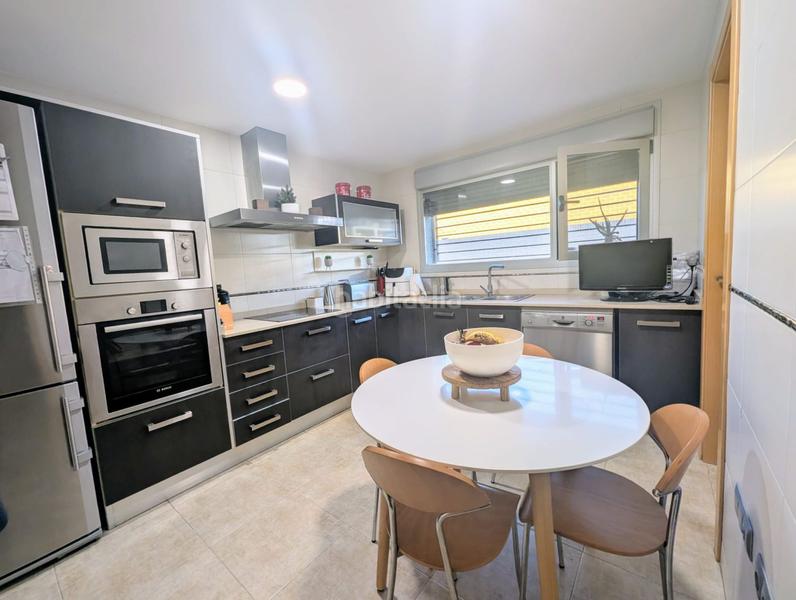 Foto 4ce14ba9-9bba-4ed8-9e67-e009e52e766d. Casa adossada amb calefacció aparcament a Pau Lledó Castellón de la Plana