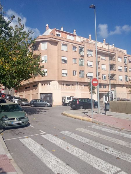 Foto b6b18132-80bb-48d3-ba30-edbd160e4c24. Local comercial a Alcora (l´)