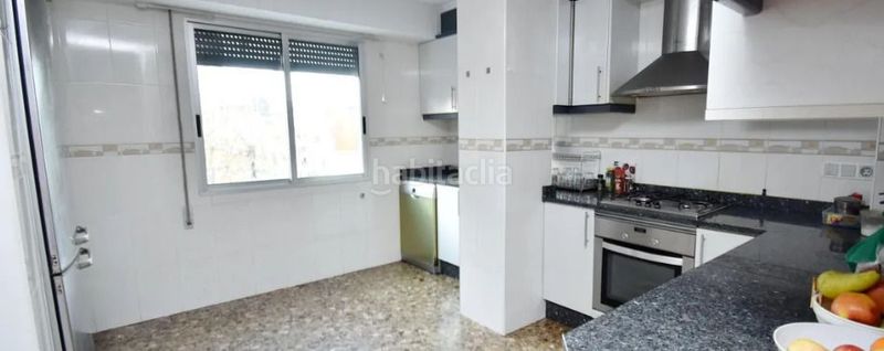Foto ba3efab8-677b-4bd1-b2f9-2bd7c7990609. Edifici a Llombai Burriana