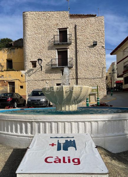 Foto 8e38a1fa-e9c7-4461-8741-b6576cad831b. Àtic amb aparcament a Cálig