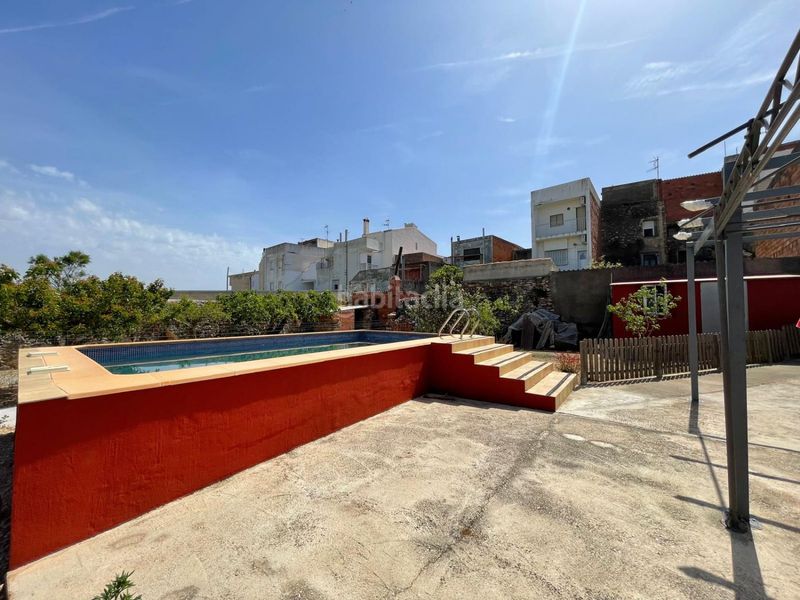 Foto b4e7c90a-db8b-43ab-9400-9963e208f899. Casa amb aparcament a Cálig