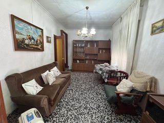 Haus  Mare de deu de montserrat. Casa en venta en ambulatorio, 4 dormitorios.