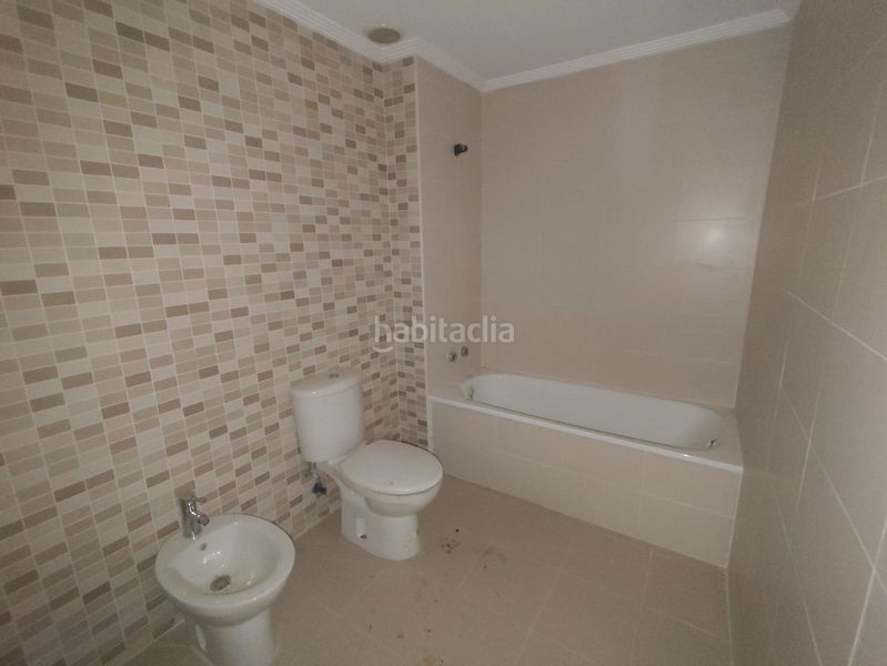 Foto f15250f0-07c6-485f-8474-1a2b47afbae1. Pis amb aparcament a Benavites