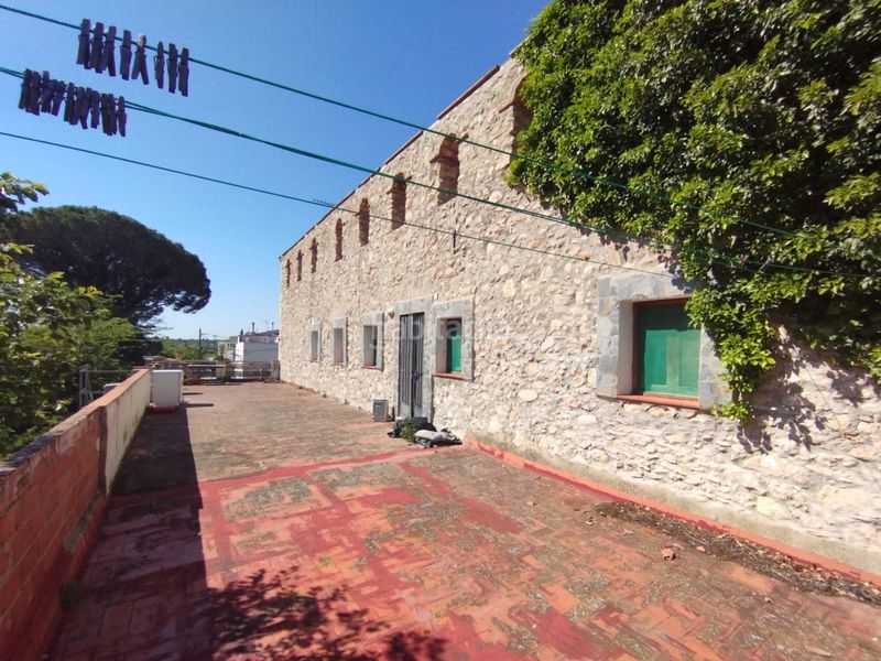 Foto 473cafaf-dff9-49d9-bff5-a5f35ceb01b6. Edificio  para rehabilitar en venta . en Rossell